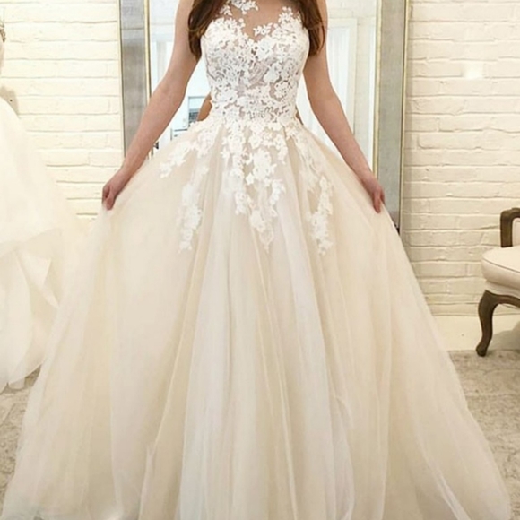 Dresses & Skirts - Wedding Dress